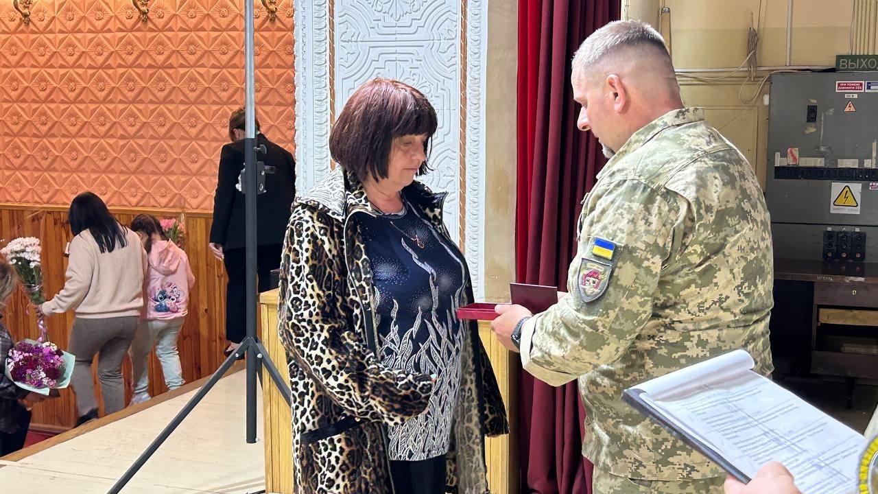 Родинам загиблих військових з Одещини вручили державні нагороди та відзнаки посмертно