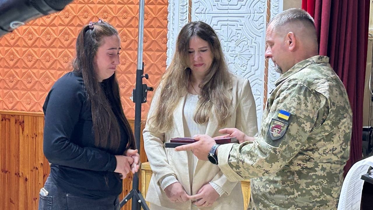 Родинам загиблих військових з Одещини вручили державні нагороди та відзнаки посмертно