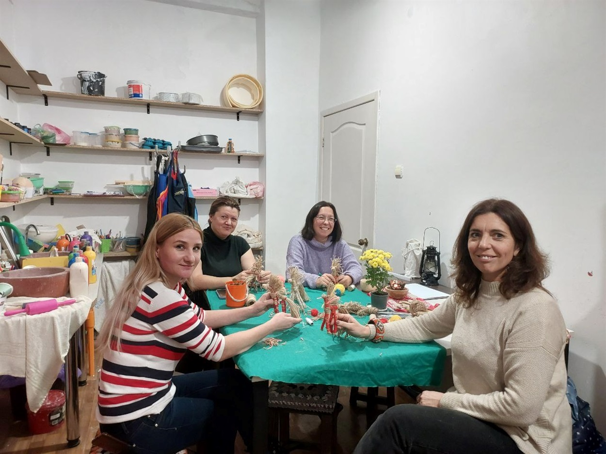 Творчі активності у просторі орнанізовують і для батьків