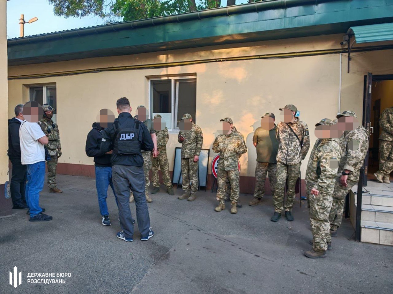 На Одещині викрили схему незаконної мобілізації: дев’ятьох людей підозрюють у катуваннях