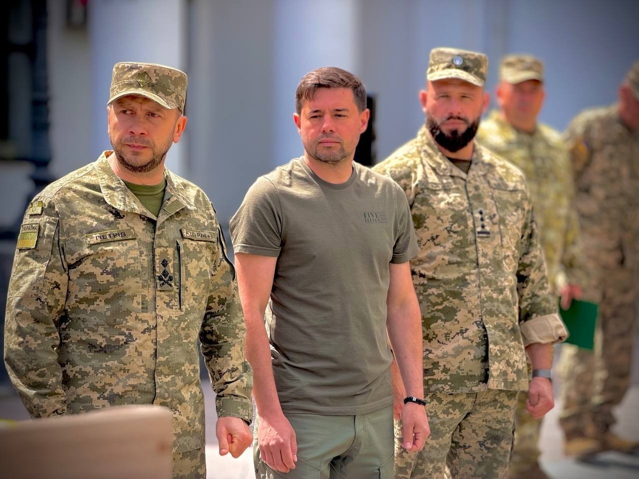 Іспанія передала прикордонникам на Одещині 29 спецавтомобілів: серед них 20 «швидких»