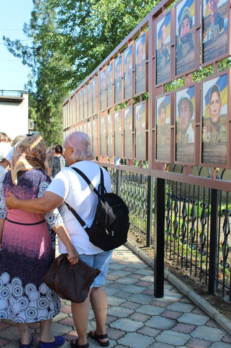 У Біляївці створили Алею віри та надії для родин зниклих безвісти захисників