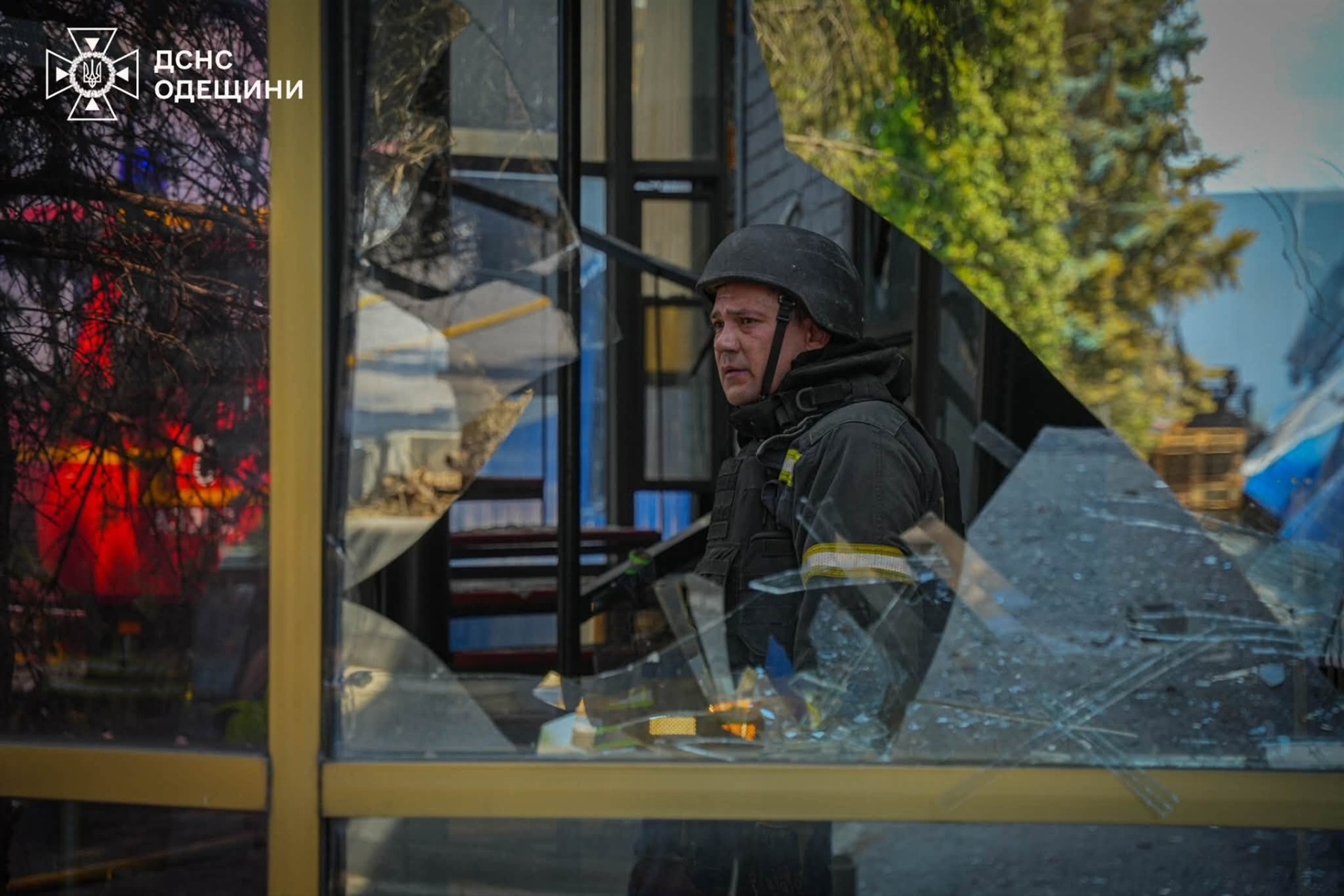 Ракетний удар по Одеському району: двоє загиблих, знищено склади та поле пшениці