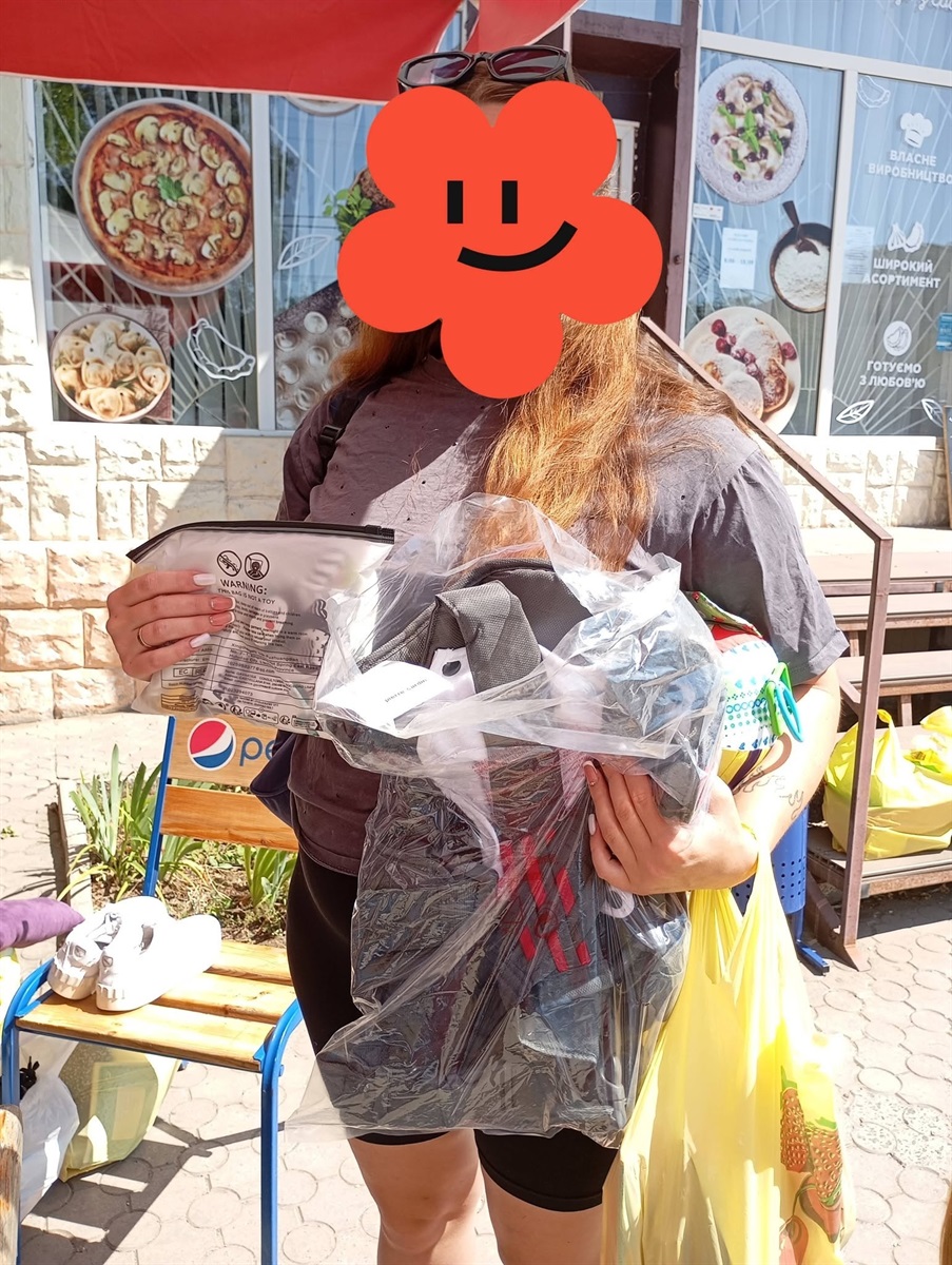 «Ми, мабуть, єдині, хто ще їздить»: біляївські волонтери привезли гуманітарну допомогу на Херсонщину