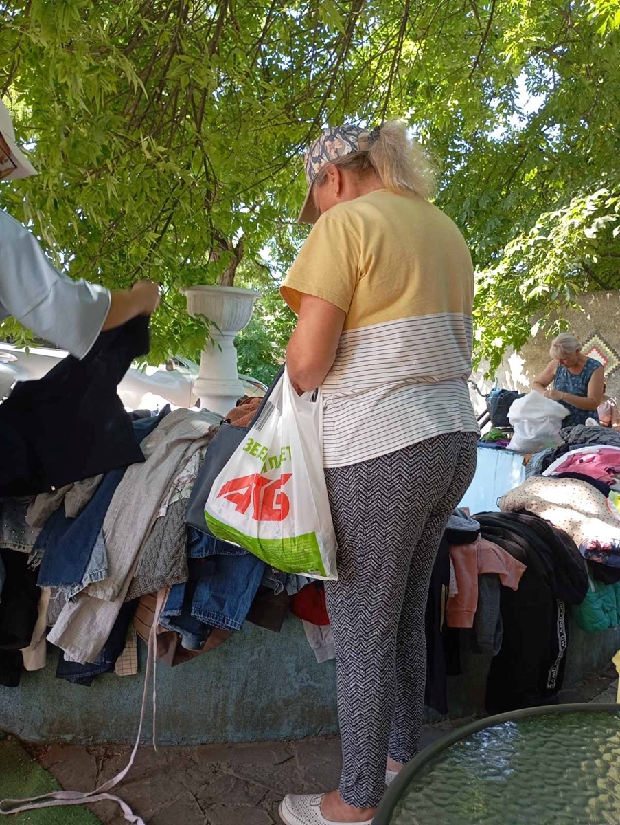 «Ми, мабуть, єдині, хто ще їздить»: біляївські волонтери привезли гуманітарну допомогу на Херсонщину