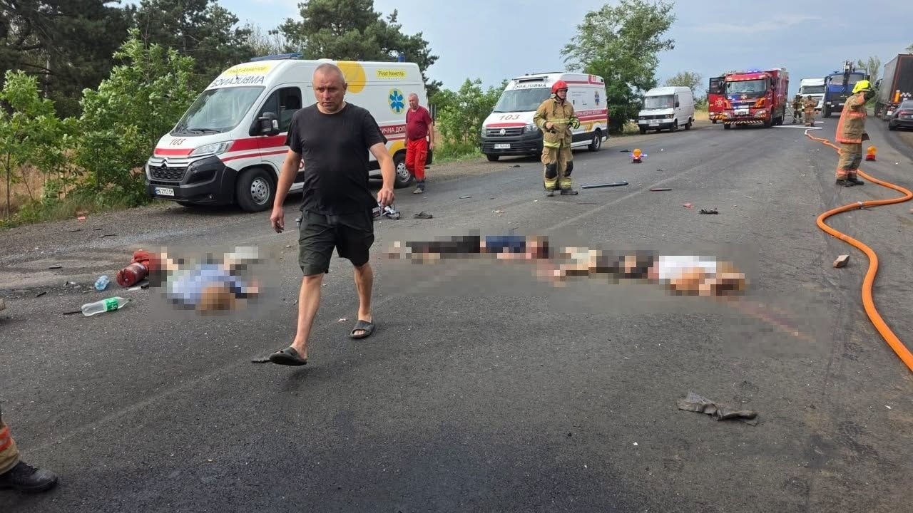 Смертельна ДТП на трасі Одеса-Миколаїв: 12 загиблих, водія-втікача затримали
