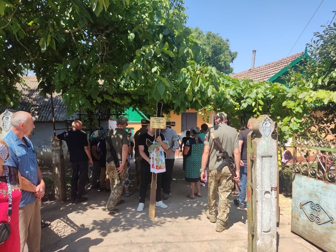Помер ветеран, поет і бджоляр Ігор Карташел: у Широкій Балці відбулося прощання