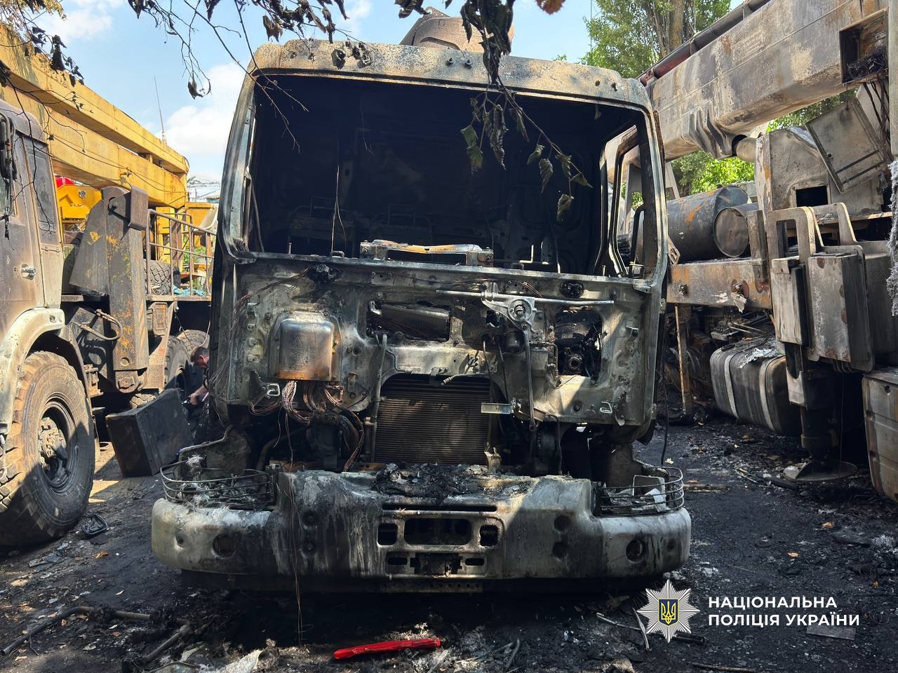 Підпал авто енергетиків в Одеському районі: затримано 16-річного підозрюваного