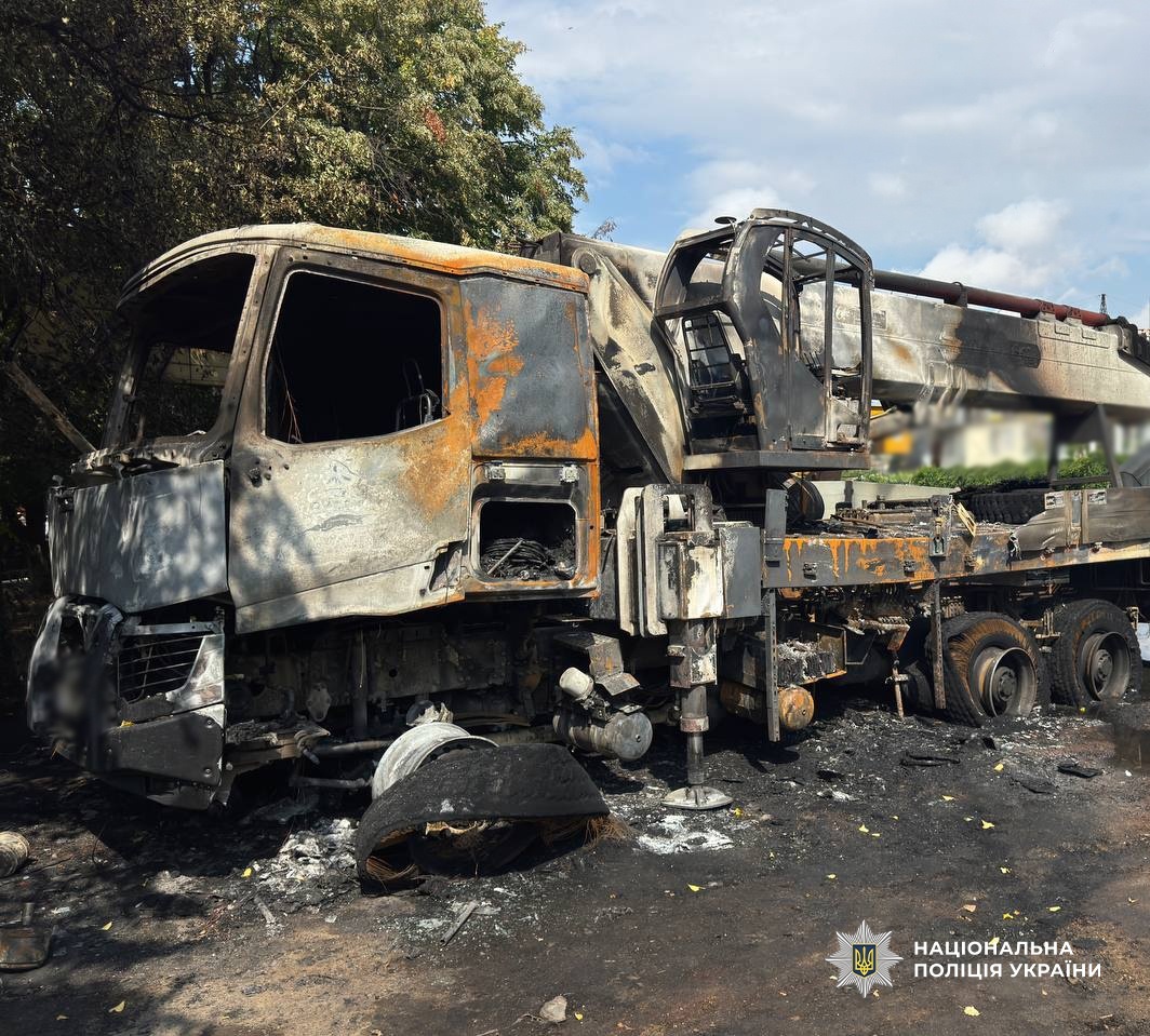 Підпал авто енергетиків в Одеському районі: затримано 16-річного підозрюваного