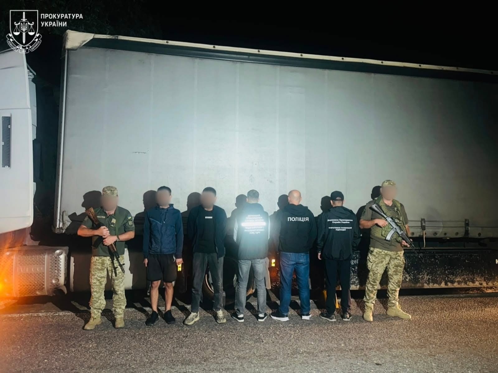 У подвійному дні фури до Молдови: поблизу Маяк викрили схему втечі