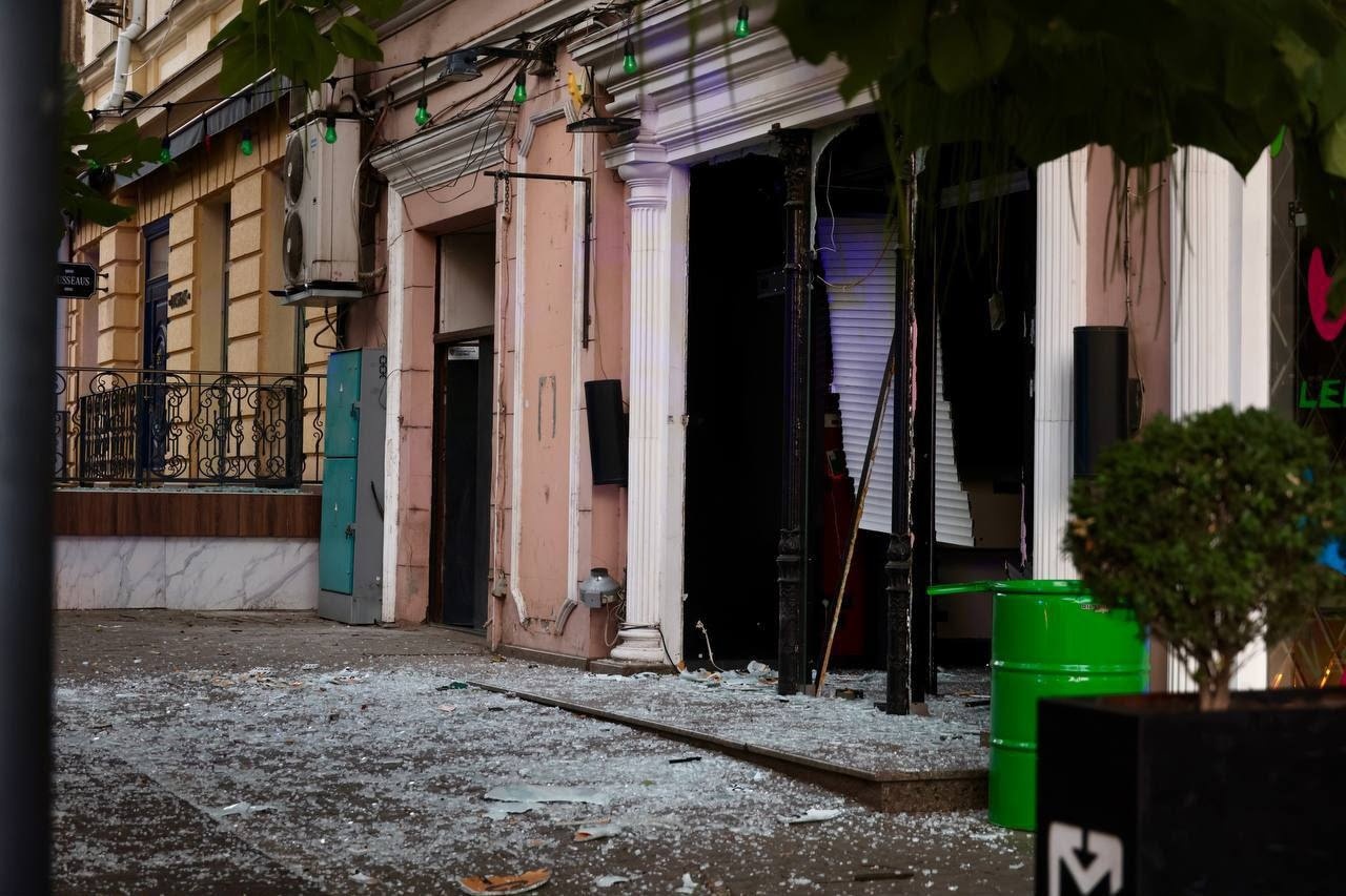 Масована атака на Одещину: в Біляївці чули вибухи, вранці шукали донорів для пораненого військового