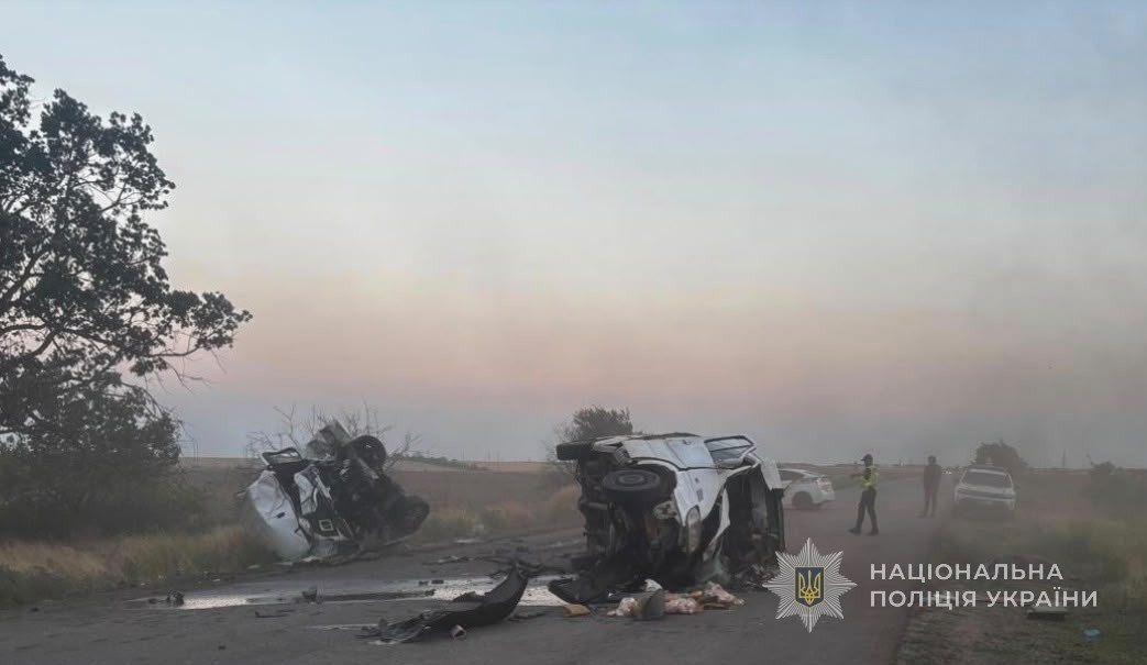Троє людей загинули, восьмеро травмовані у ДТП на трасі Одеса — Миколаїв