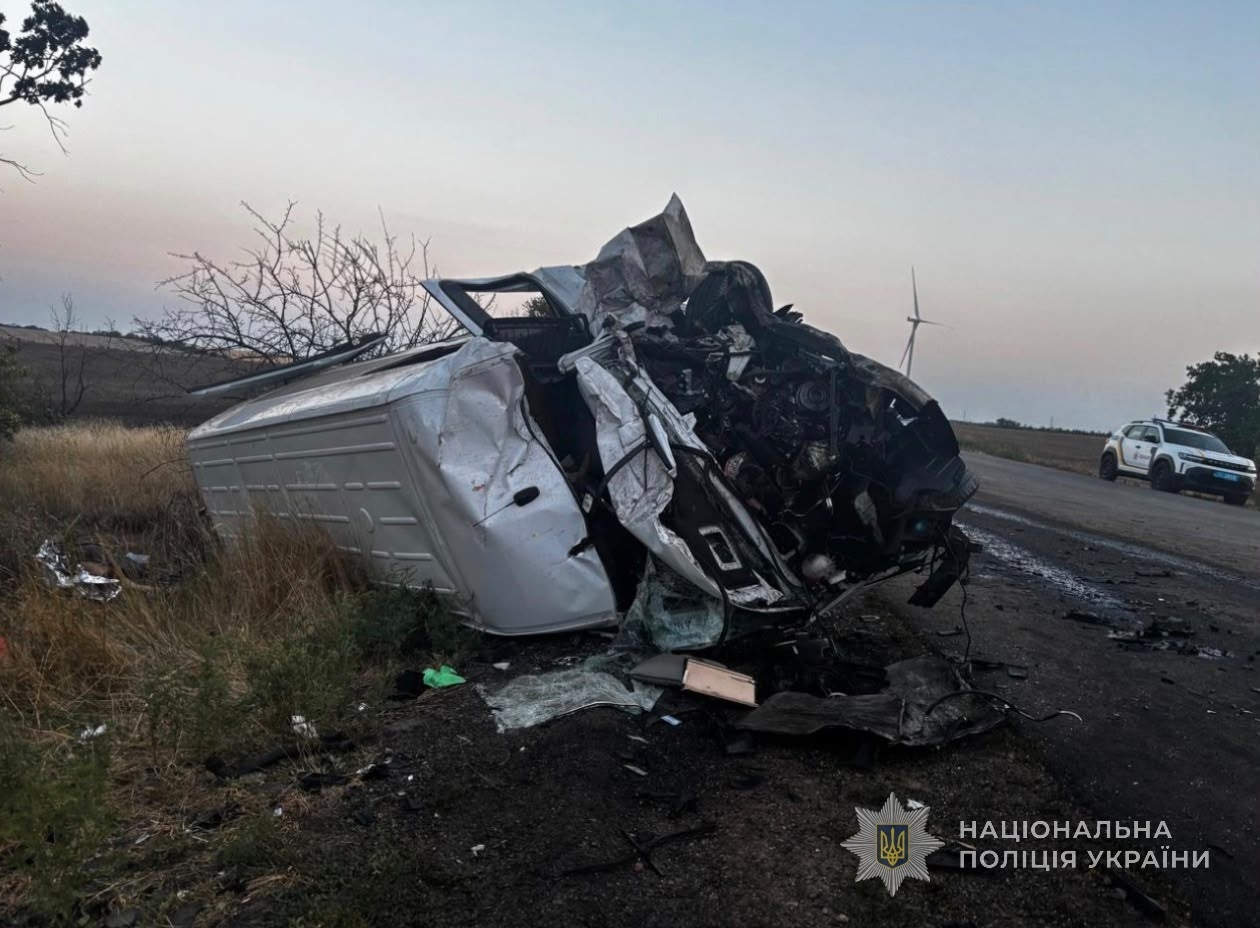 Троє людей загинули, восьмеро травмовані у ДТП на трасі Одеса — Миколаїв