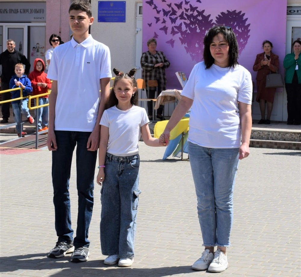 Учасники дефіле - родина Піщанських