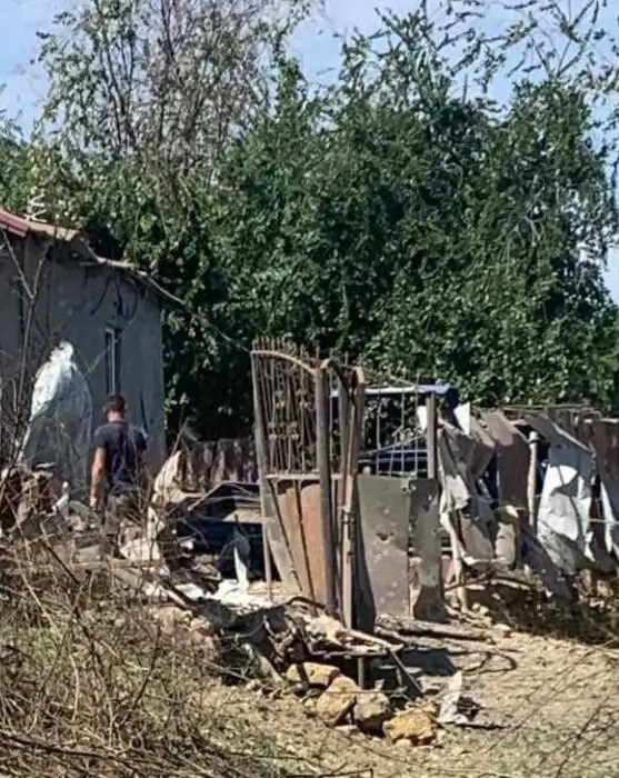 Наслідки влучань у приватний будинок на території Дачненської ОТГ