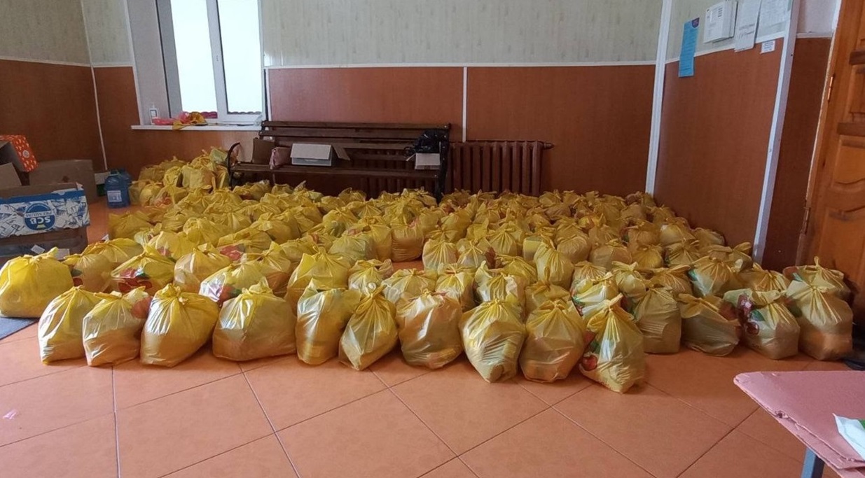 Ось стільки зібрали пакунків допомоги