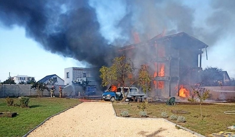 Пожежа у трипроверховій будівлі Одеський район